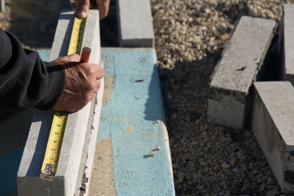 A Comprehensive Guide to Selecting the Right Tools for Hardscaping