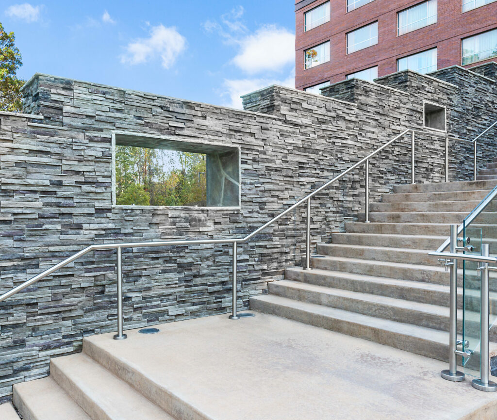 Cultured Stone: Pro Fit Alpine Ledgestone- Black Mountain